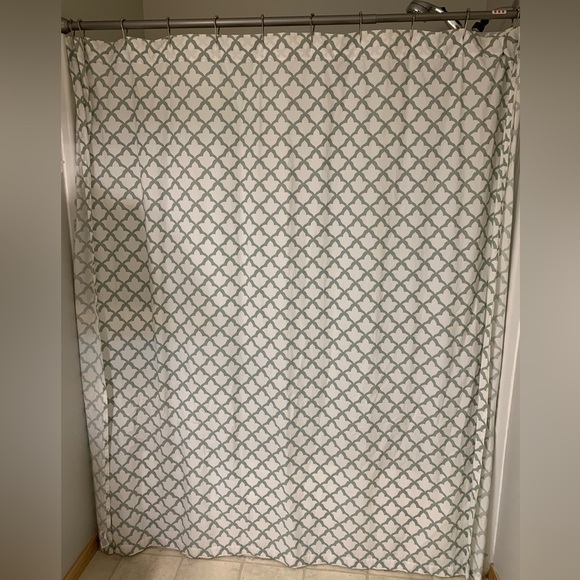 Pottery Barn Marlo shower curtain. - Picture 1 of 3